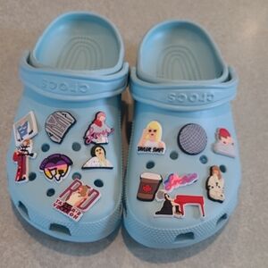 CROCS W9 With 14 Taylor Swift Jibbitz Blue Clogs